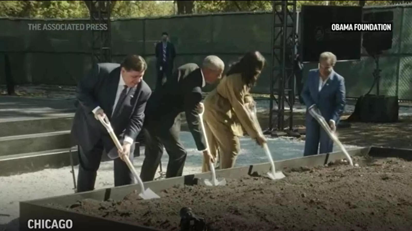 Obamas break ground on presidential center