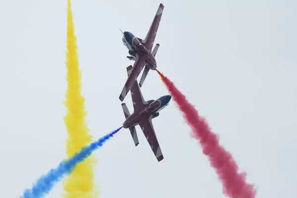 30 spectacular pictures from China&rsquo;s biggest air show