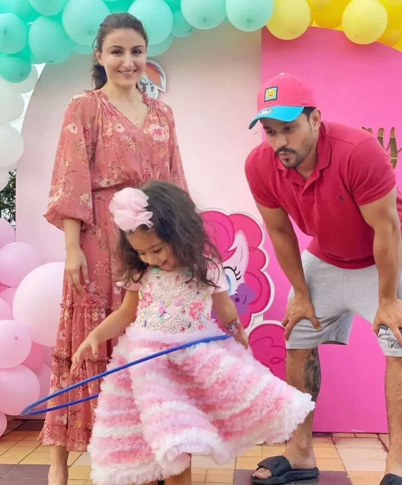 Fun-filled pictures from Soha Ali Khan’s daughter Inaaya’s unicorn-themed birthday party