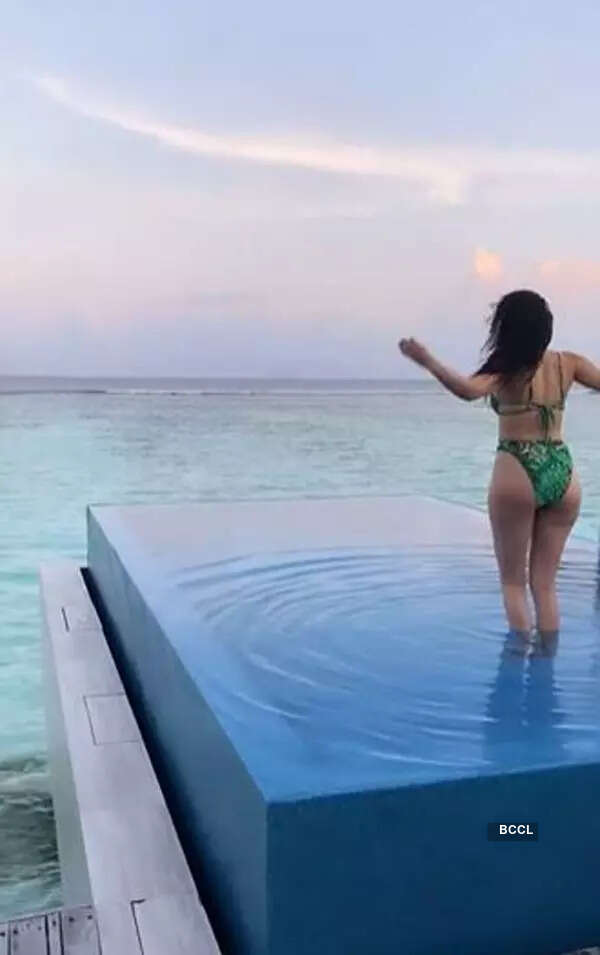 Amyra Dastur's pictures from Maldives vacation will give you major wanderlust goals