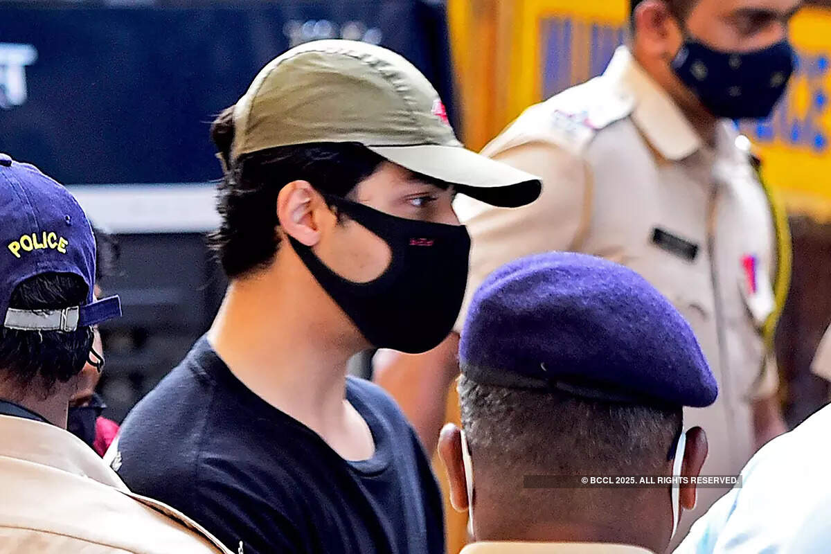 Pictures of Aryan Khan go viral after he gets arrested in cruise drug raid