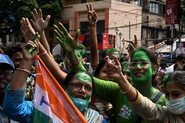 TMC workers celebrate Mamata Banerjee's victory in bypolls