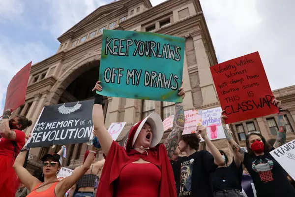 Massive protest in US against abortion restrictions