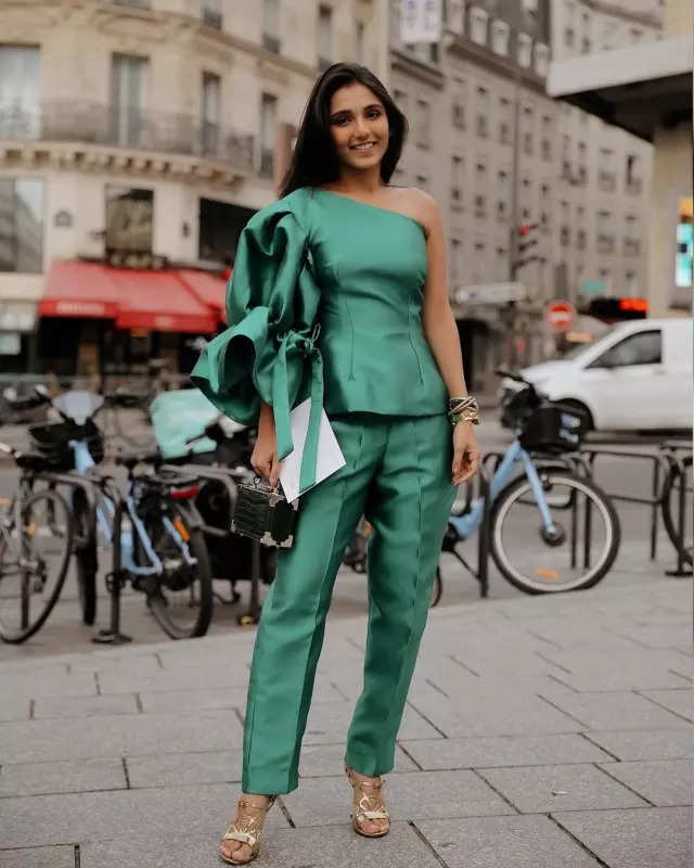 Masoom Minawala stuns at Paris Fashion Week 2021, leaves everyone in awe of her gorgeous beauty!