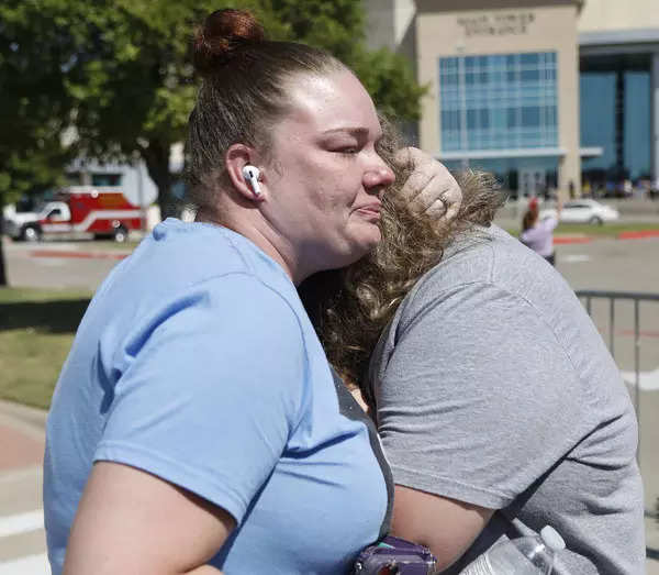 At least four injured in Texas high school shooting