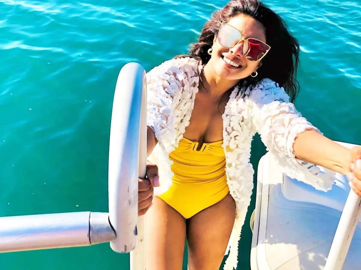 These stylish pictures of Priyanka Chopra in swimsuits will make you go wow!