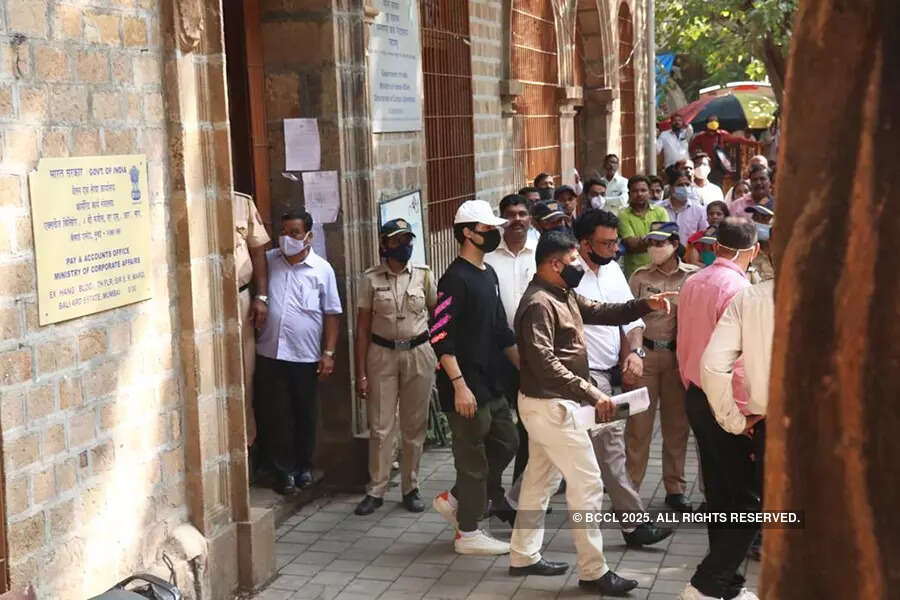 Drug case: New pictures of Aryan Khan taken to the court for his bail hearing go viral