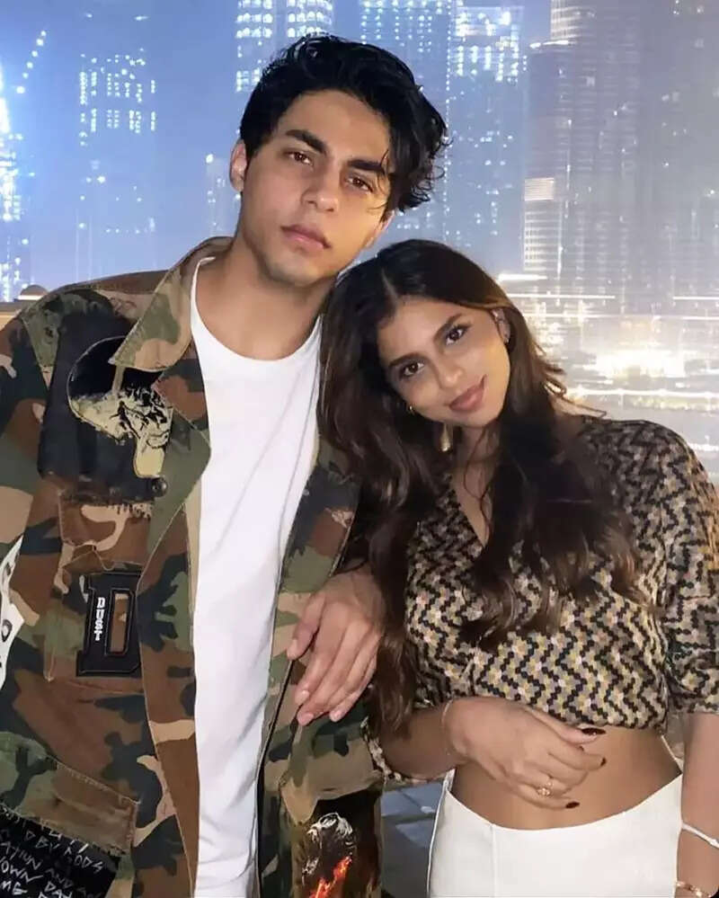 Amid Aryan Khan's drugs case, Suhana Khan wishes mommy Gauri Khan with a sweet picture on her birthday