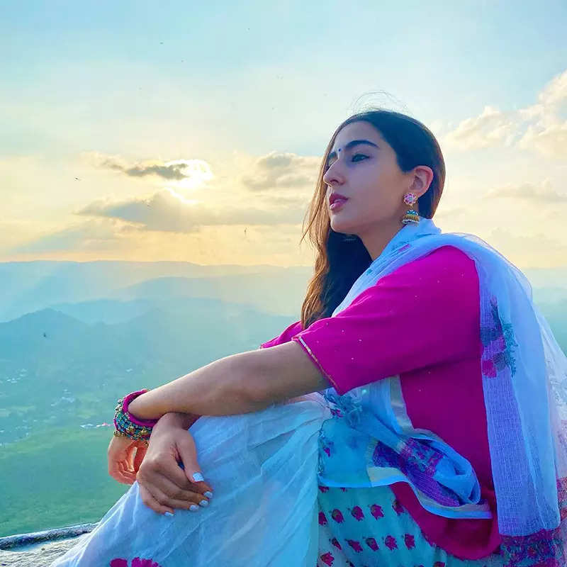 These stunning pictures from Sara Ali Khan’s vacation in ‘City of Lakes’ are serving major wanderlust vibes!