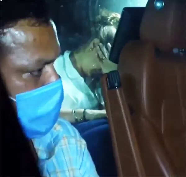 Pictures of teary-eyed Gauri Khan go viral after Aryan Khan's bail gets rejected