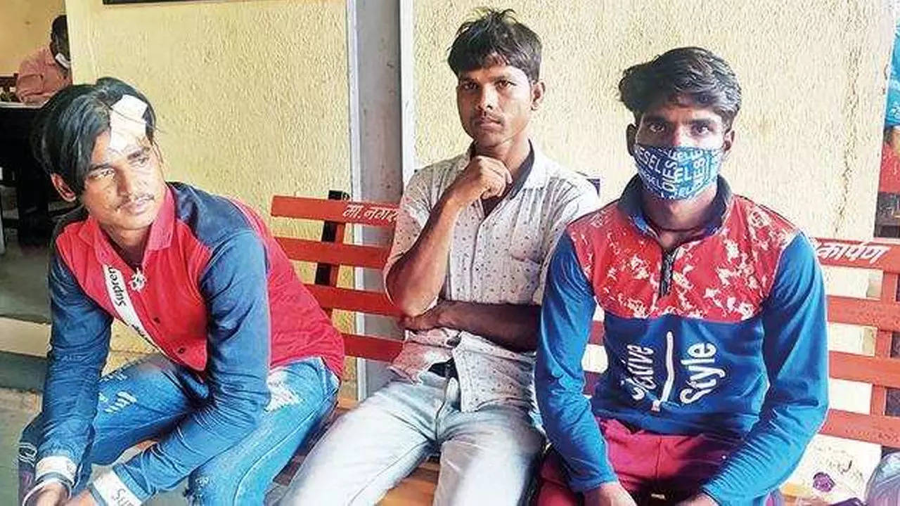 Gang loots UP train to Mumbai, rapes newly-married…