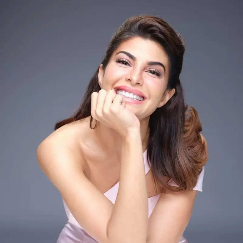 Jacqueline Fernandez flaunts her charm in a glittery co-ord set, pictures will make you go whoa!