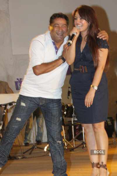 B'wood stars in Dubai