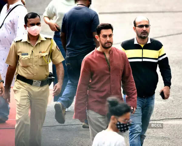 #ETimesSnapped: From Sophie Choudry to Lakshmi Manchu, paparazzi pictures of your favourite celebs