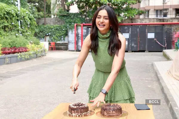 #ETimesSnapped: From Sophie Choudry to Lakshmi Manchu, paparazzi pictures of your favourite celebs