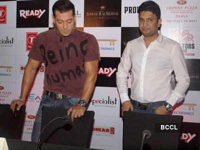 Salman, Asin promote 'Ready' in Delhi