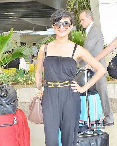 Intl. Singer Nadia Ali lands in Mumbai