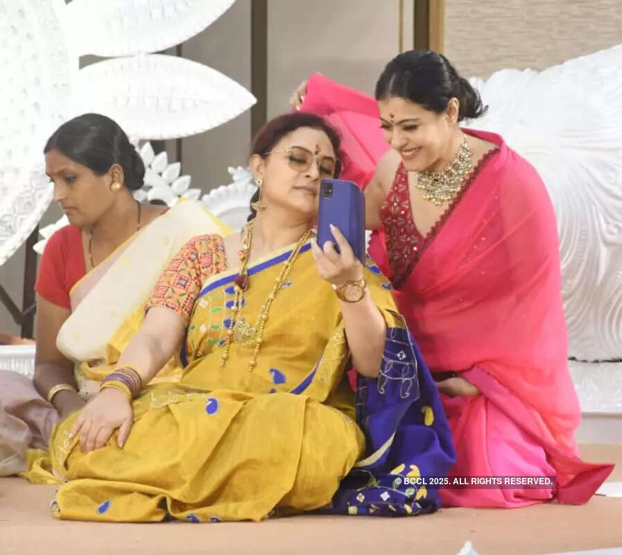 #ETimesSnapped: From Kajol to Kareena Kapoor, paparazzi pictures of your favourite celebs