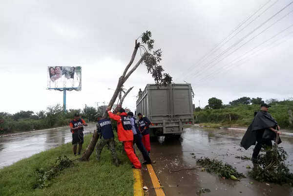 Hurricane Pamela leaves trail of destruction in western Mexico