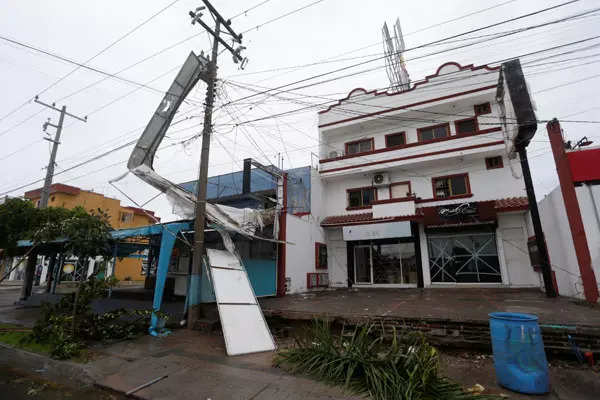 Hurricane Pamela leaves trail of destruction in western Mexico
