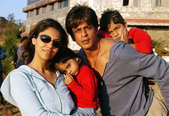 Amid Aryan Khan's arrest, pictures of star kid with daddy Shah Rukh Khan will leave you emotional
