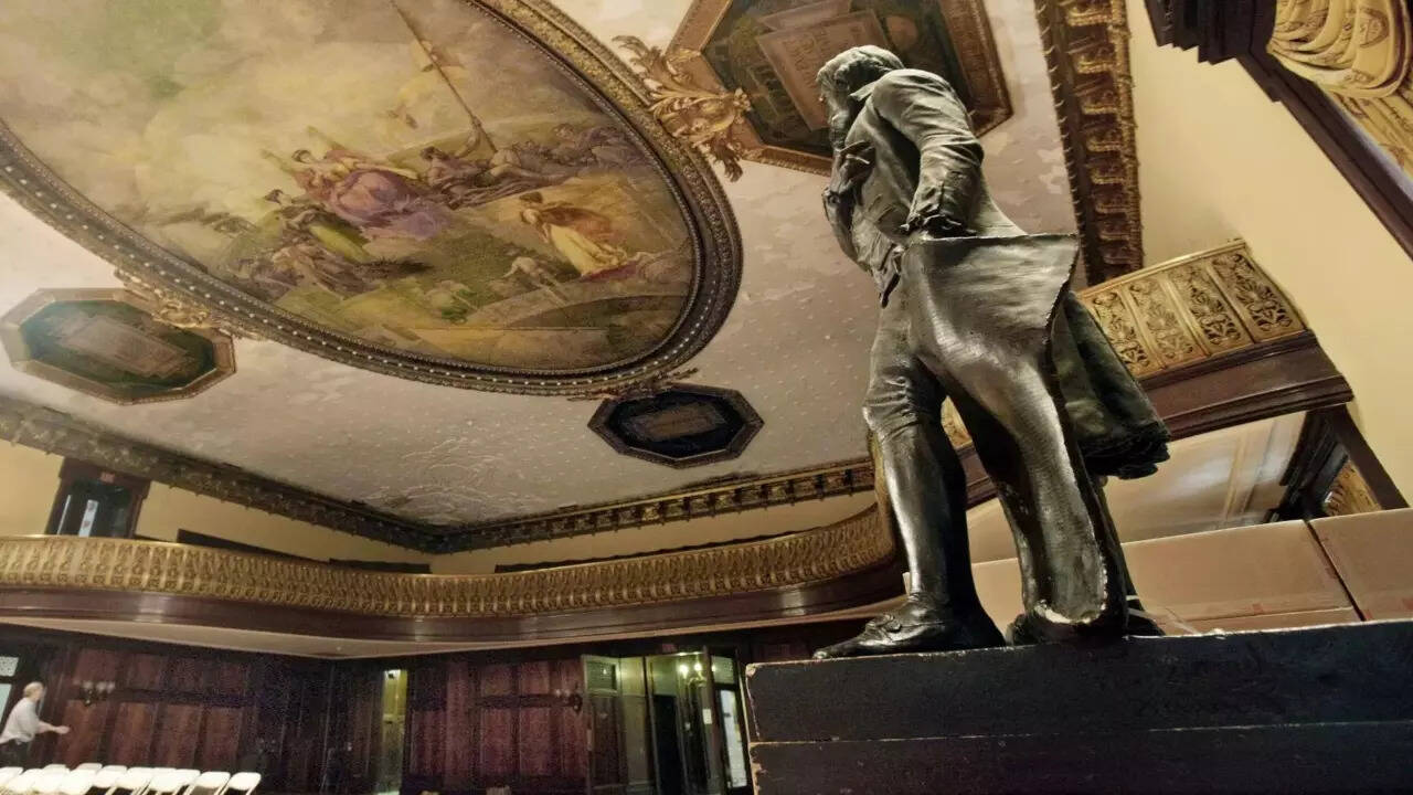 Editorial Infographic Analysis: Thomas Jefferson statue to be removed from New York City Council chamber