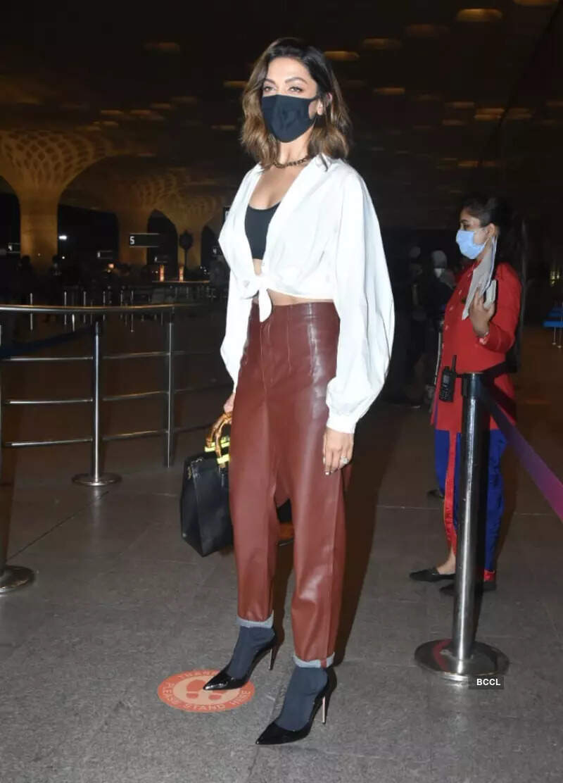 #ETimesSnapped: From Deepika Padukone to Sara Ali Khan, paparazzi pictures of your favourite celebs