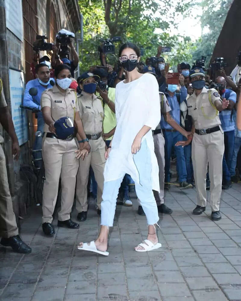 Drugs-on-cruise case: Pictures of Aryan Khan and Ananya Panday partying with BFFs go viral