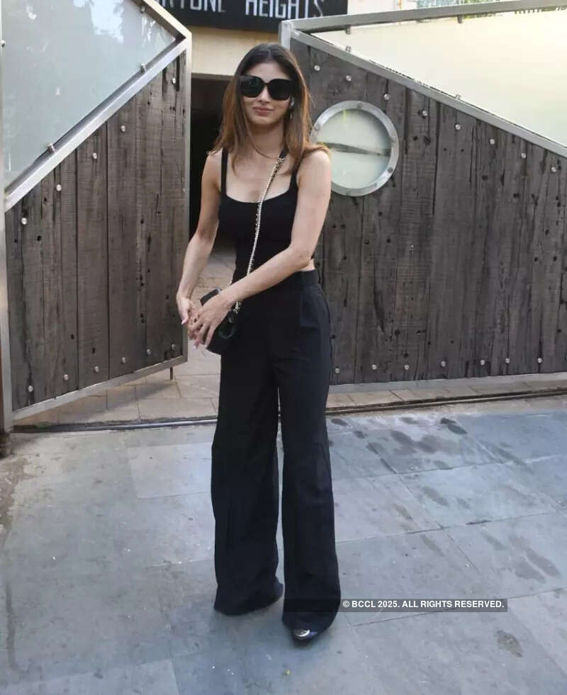 #ETimesSnapped: From Kriti Sanon to Mouni Roy, paparazzi pictures of your favourite celebs