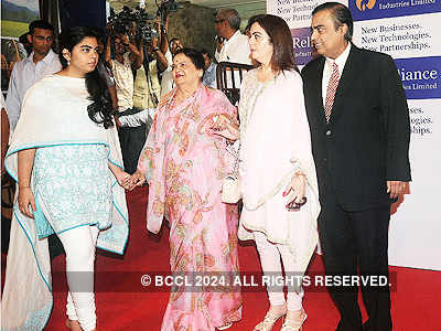 Mukesh Ambani with family at Reliance 'AGM'