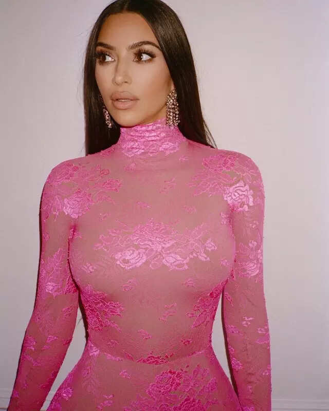 Kim Kardashian captivates fans with her alluring pictures