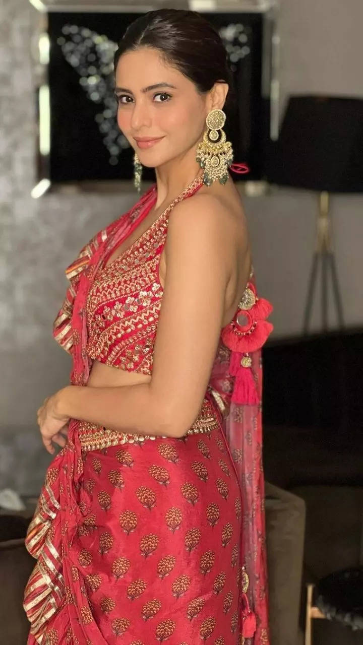Karwa Chauth looks of TV celebs | Times of India