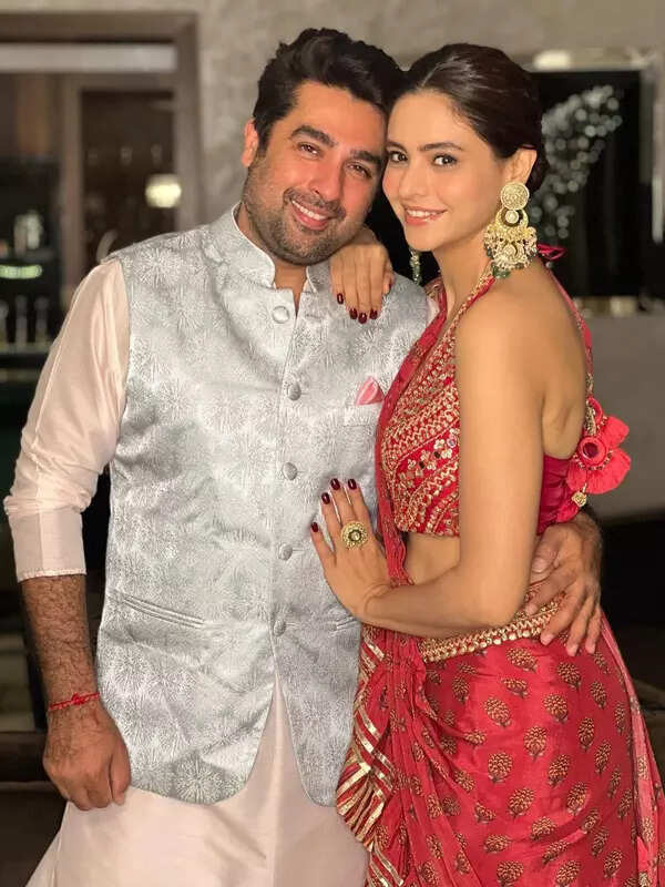 <BR> sets the temperature soaring with these pictures!