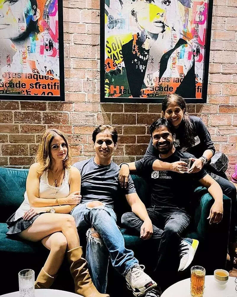 These mushy pictures of Sussanne Khan with rumoured beau Arslan Goni spark dating rumours