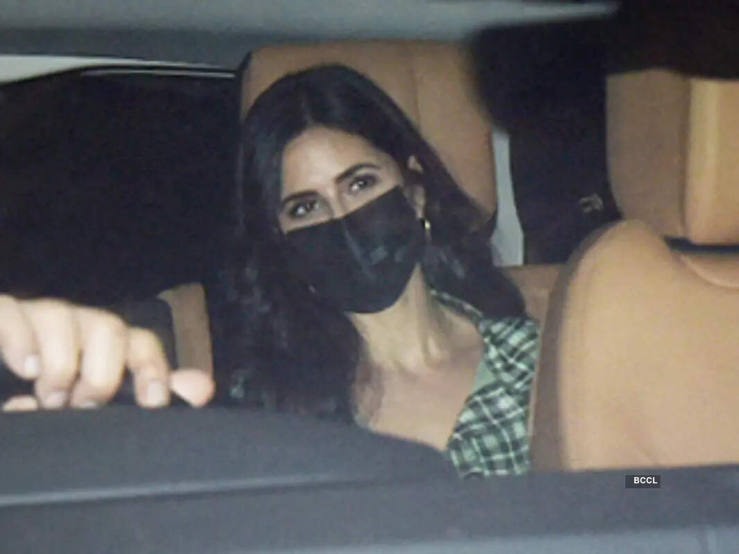 #ETimesSnapped: From Katrina-Vicky to Sunny Leone, paparazzi pictures of your favourite celebs