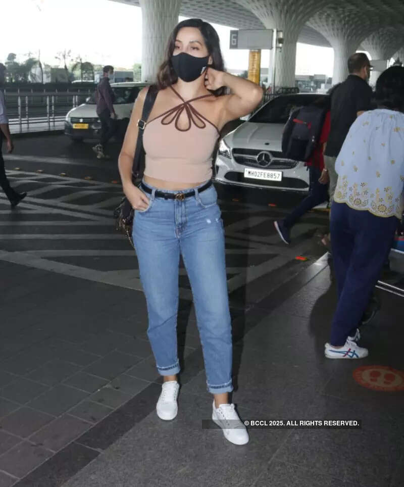 #ETimesSnapped: From Janhvi Kapoor to Nora Fatehi, paparazzi pictures of your favourite celebs