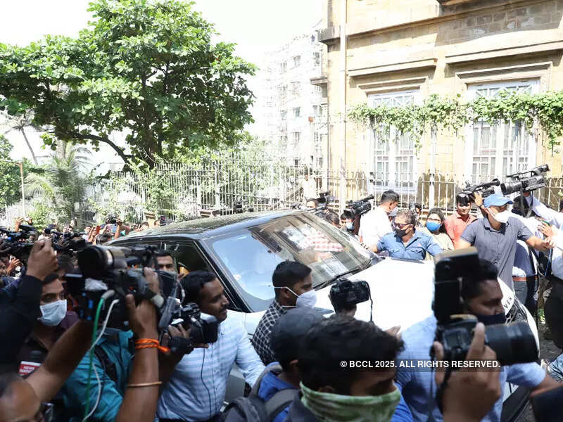 First pictures of Aryan Khan as he returns home from Arthur Road Jail