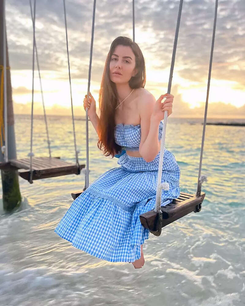 Arbaaz Khan and his girlfriend Giorgia Andriani are painting Insta blue with their lovely pictures from Maldives getaway