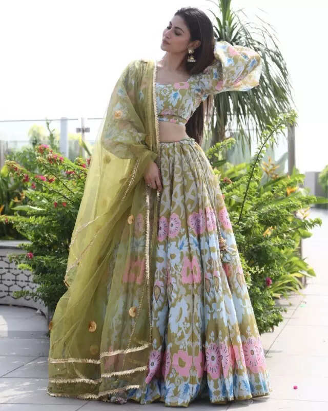 Mouni Roy is Diwali-ready in a splendid pastel multicoloured lehenga, pictures capture her festive glamour!