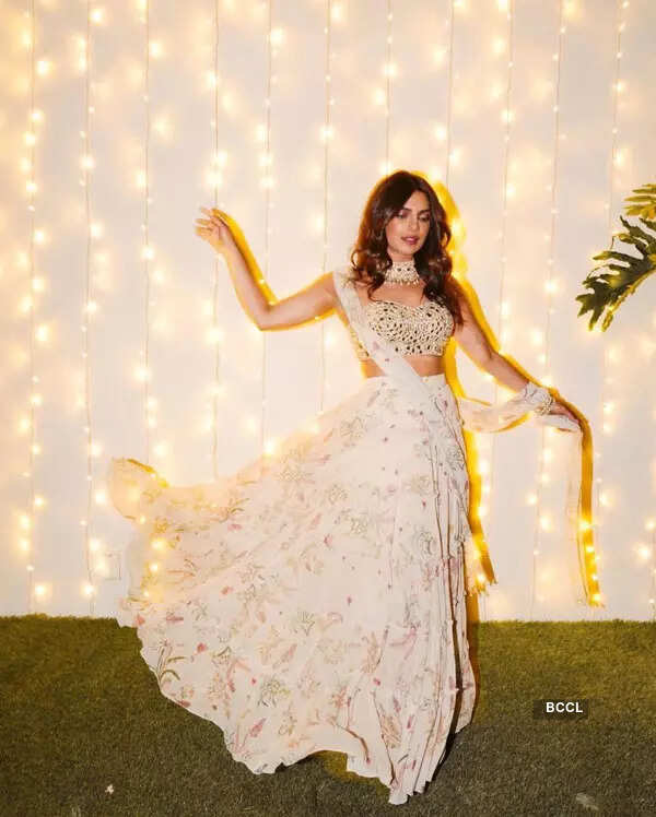 Happy Diwali: These pictures of Priyanka Chopra in floral print skirt and blouse will leave you spellbound