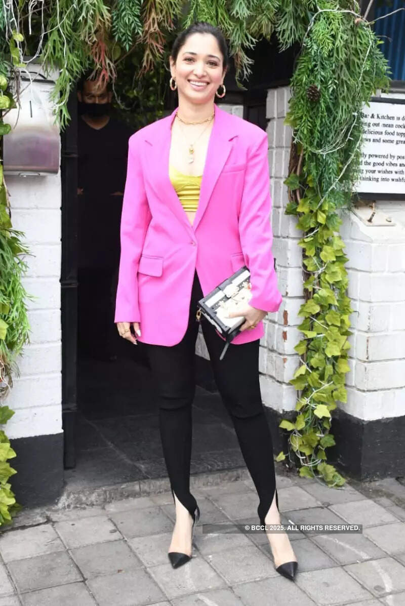 #ETimesSnapped: From Malaika Arora to Tamannaah Bhatia, paparazzi pictures of your favourite celebs