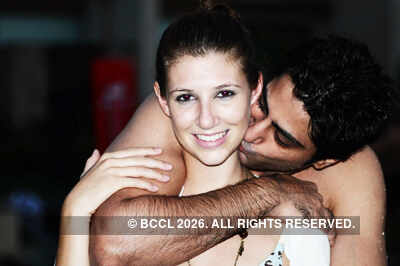 Babes sizzle @ DME pool party