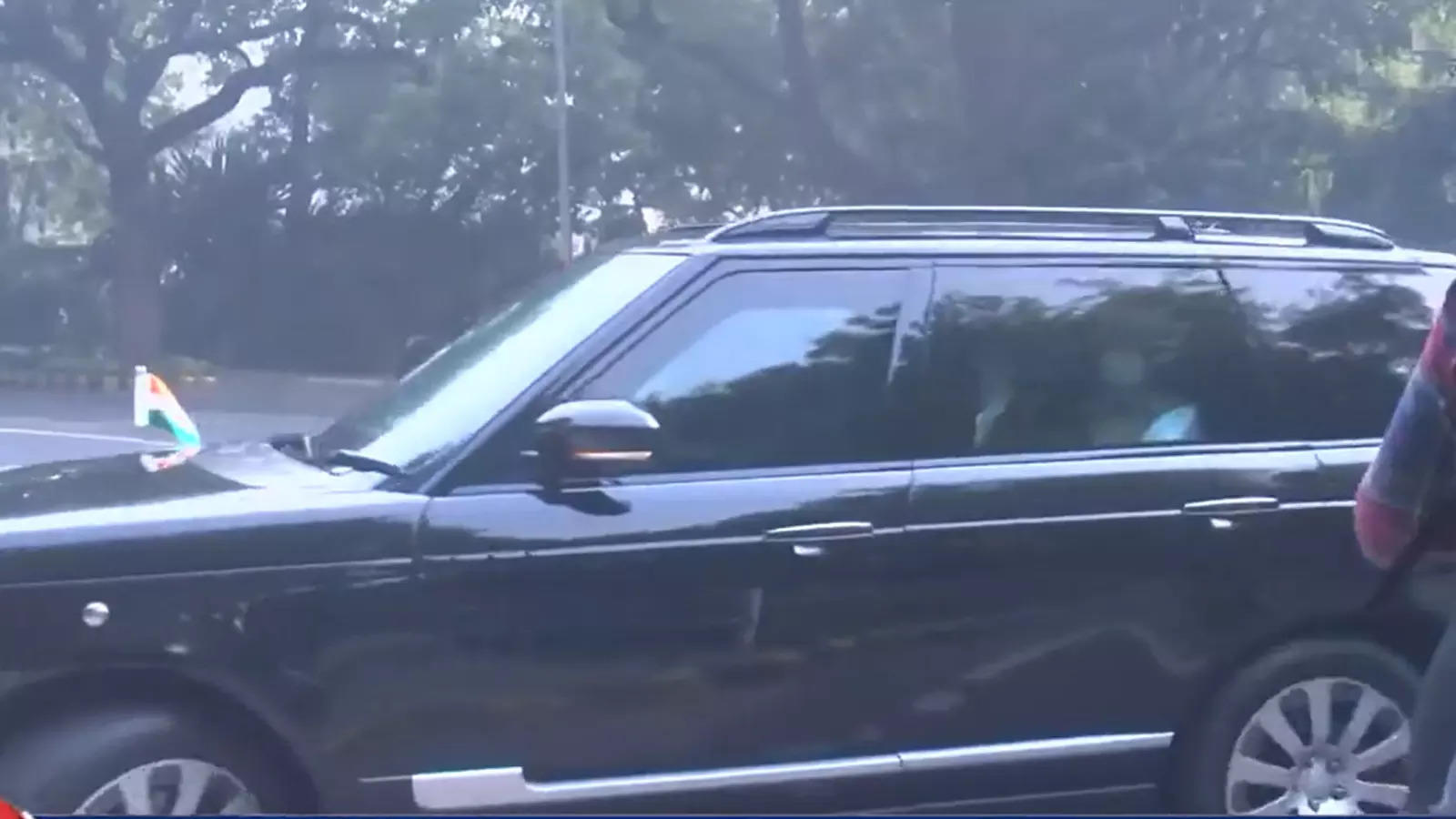 Pm Narendra Modi Visits Lk Advani On His Birthday Prays For His Long And Healthy Life