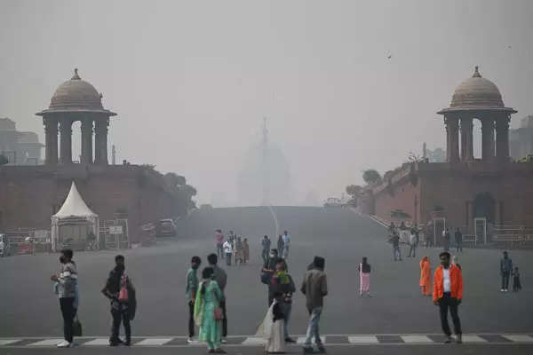These pictures show how the toxic air blanketed Delhi