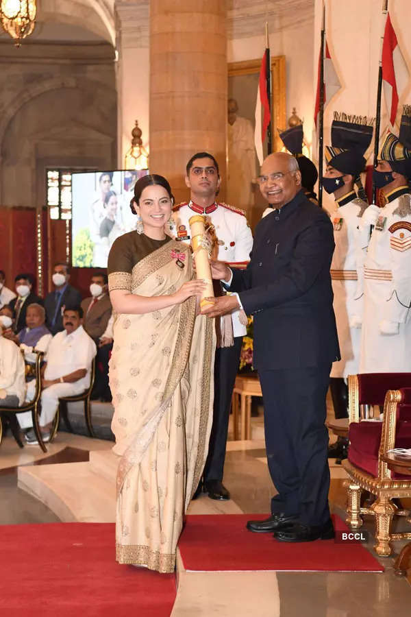 Kangana Ranaut, Adnan Sami honoured with Padma Shri, pictures go viral