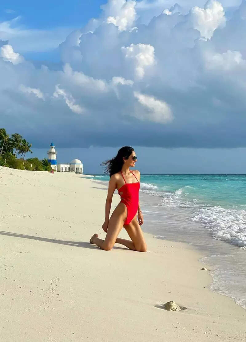 Manushi Chhillar is giving us major &lsquo;Baywatch&rsquo; vibes with her vacation pictures in a red swimsuit!
