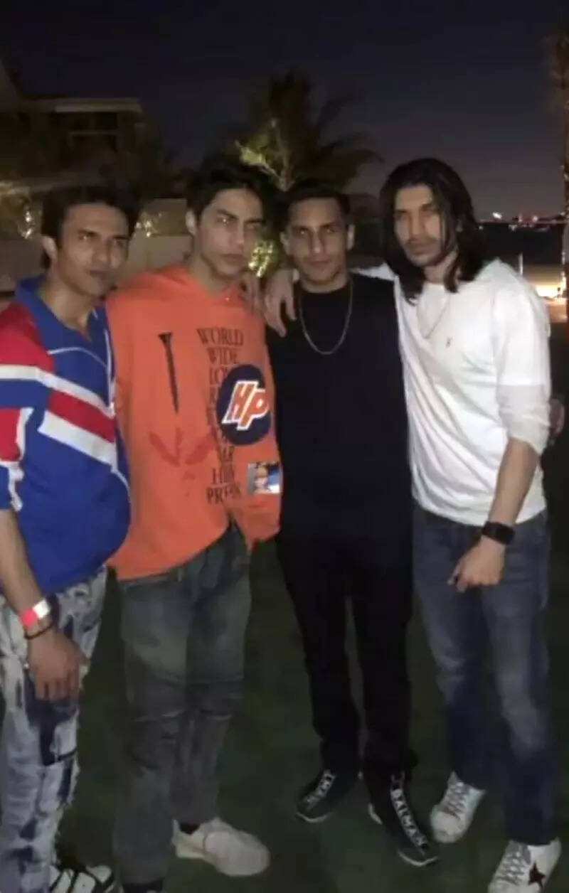 On Aryan Khan&rsquo;s birthday, throwback pictures of star kid partying with BFFs go viral