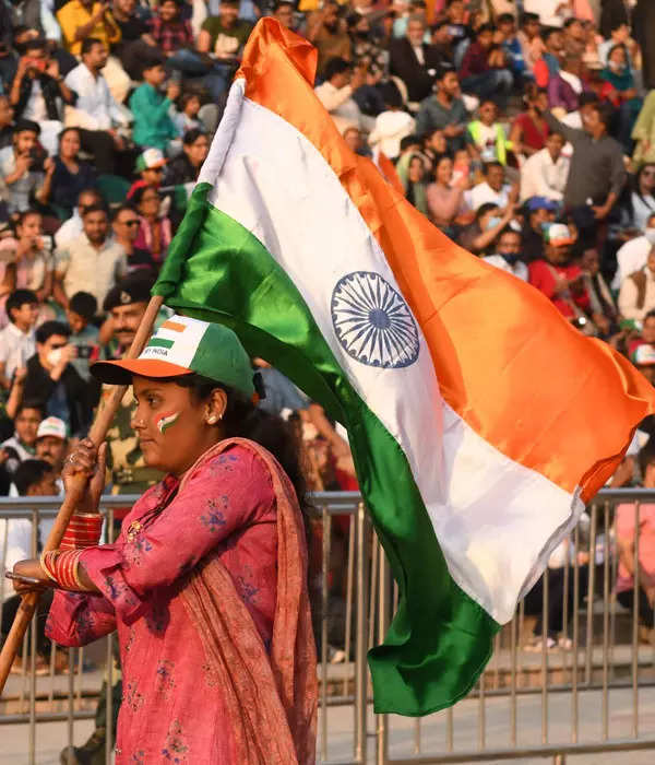 These pictures from Beating Retreat ceremony at Wagah border will fill you with patriotic fervour