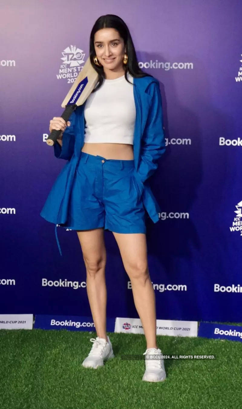 Shraddha Kapoor hosts the unveiling of a cricket-themed suite