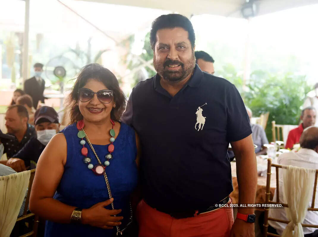 Delhiites enjoy a party of golf and garba